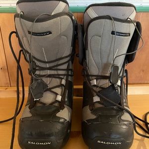 Salomon women’s snowboarding boots